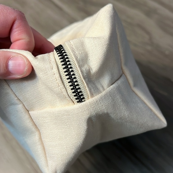 LINEN MONK & ANNA TOILETRY BAG - Picture 7 of 11